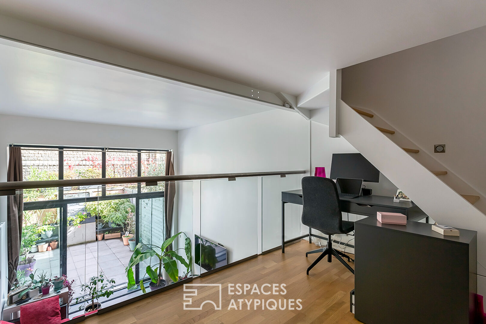 Loft with terrace in a former workshop