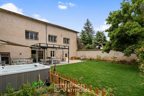 Renovated old house with garden and jacuzzi