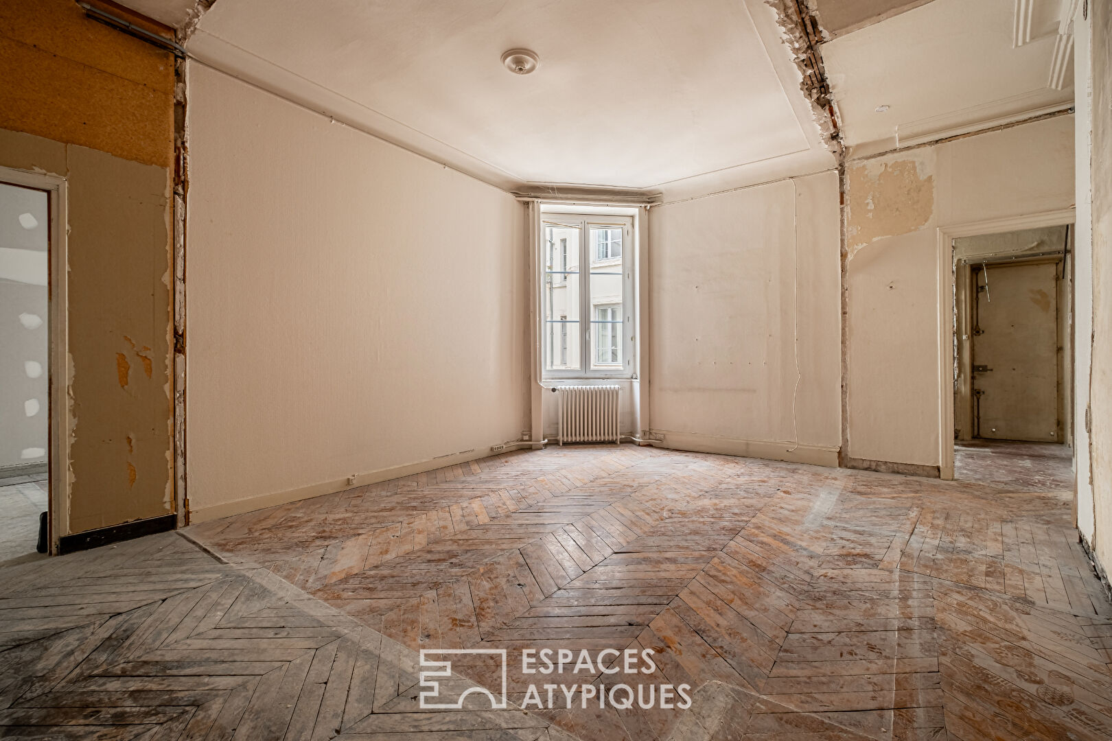 Bourgeois apartment to be completely redesigned a few steps from Place Bellecour