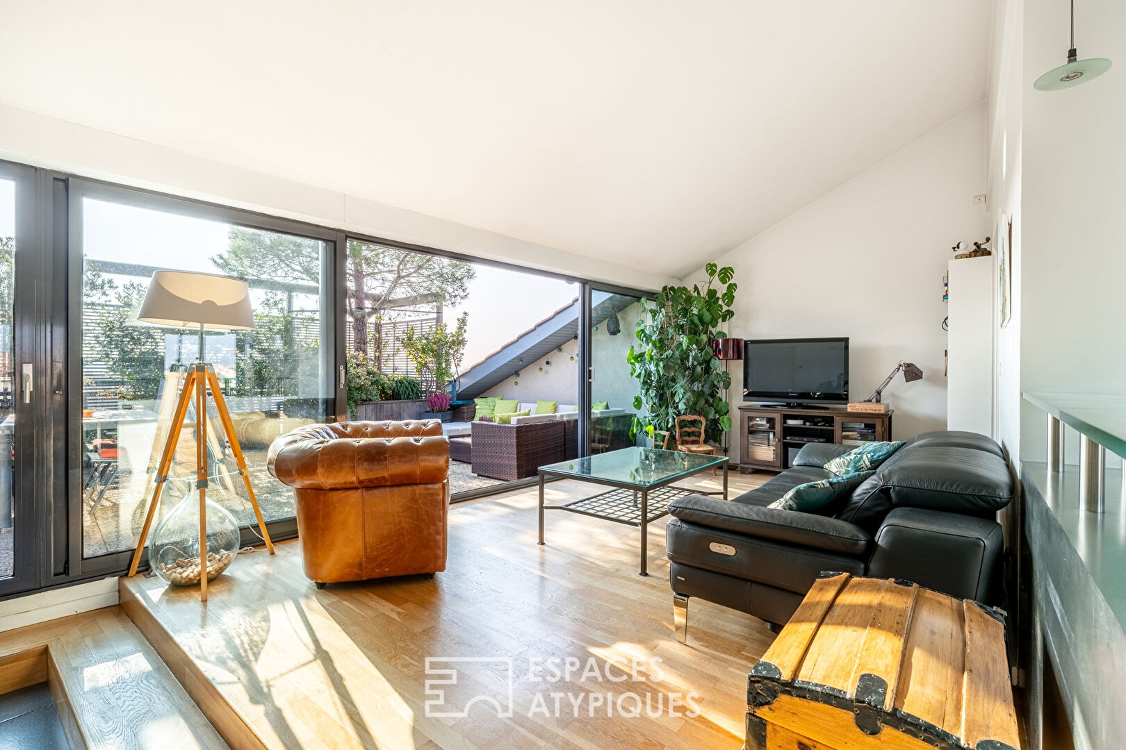 Duplex avec terrasse et vue dégagée en dernier étage