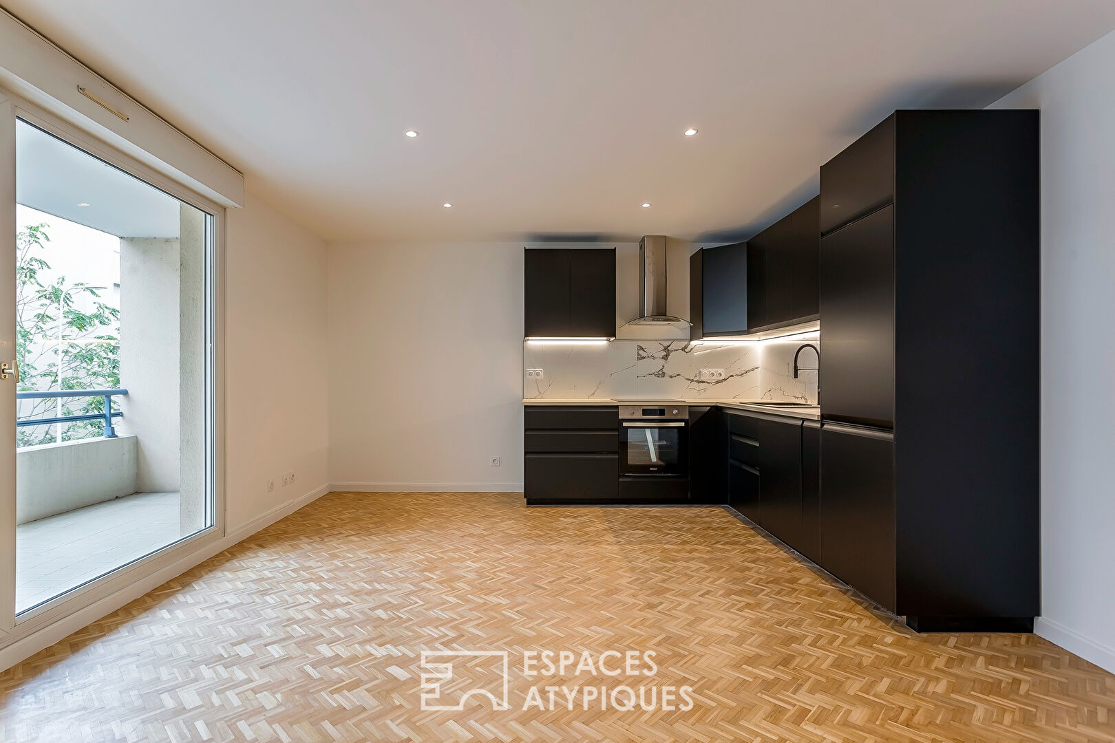 Contemporary renovation in the Monplaisir district