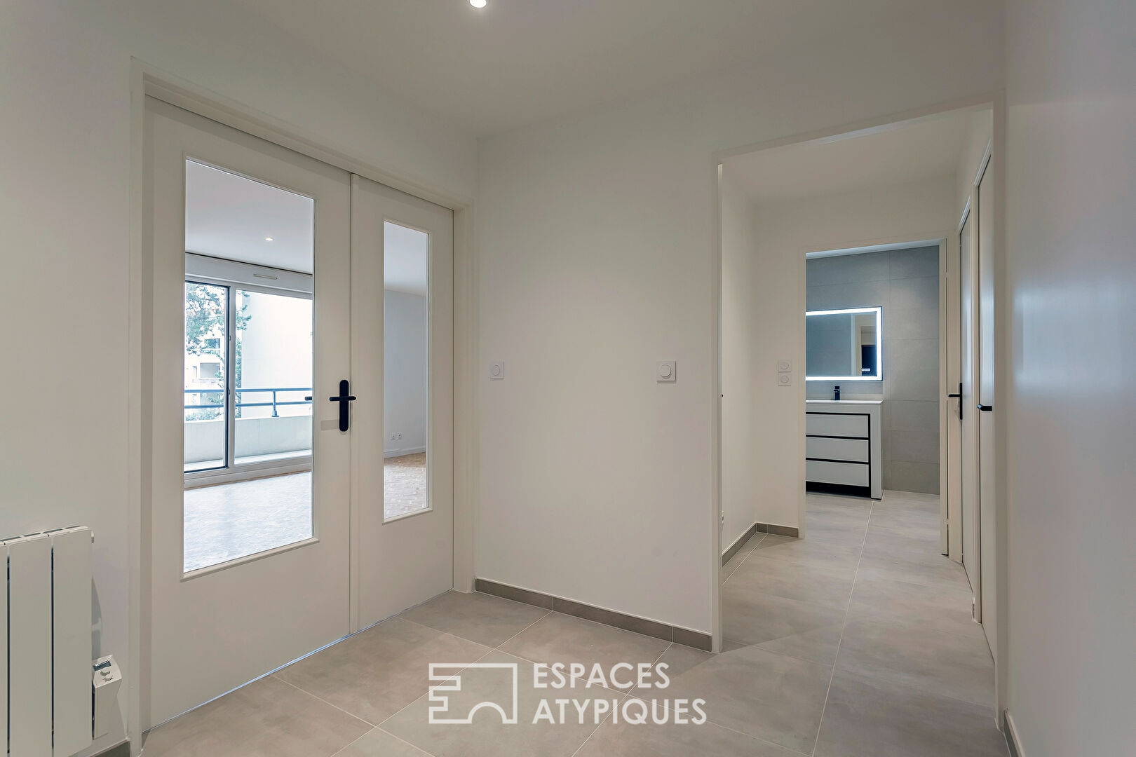 Contemporary renovation in the Monplaisir district