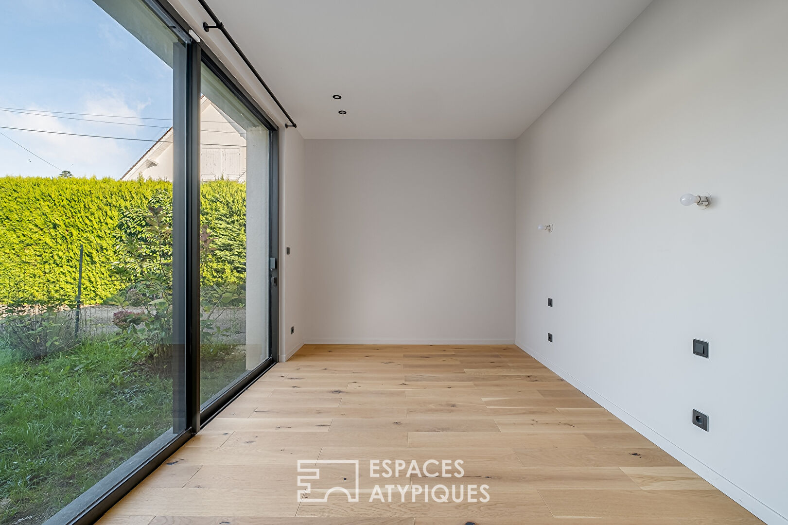 Loft in a former car showroom in Sainte Foy Les Lyon