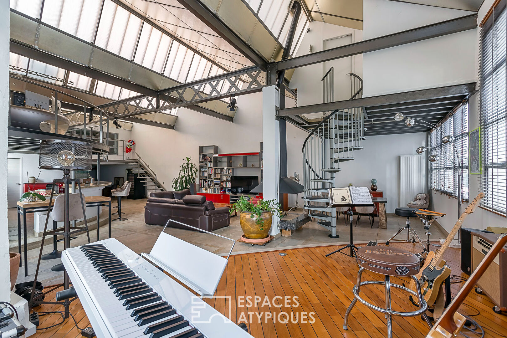 Loft with exceptional volumes