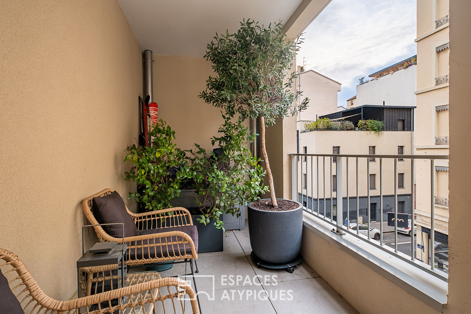 Architect’s apartment with loggia, Chevreul district