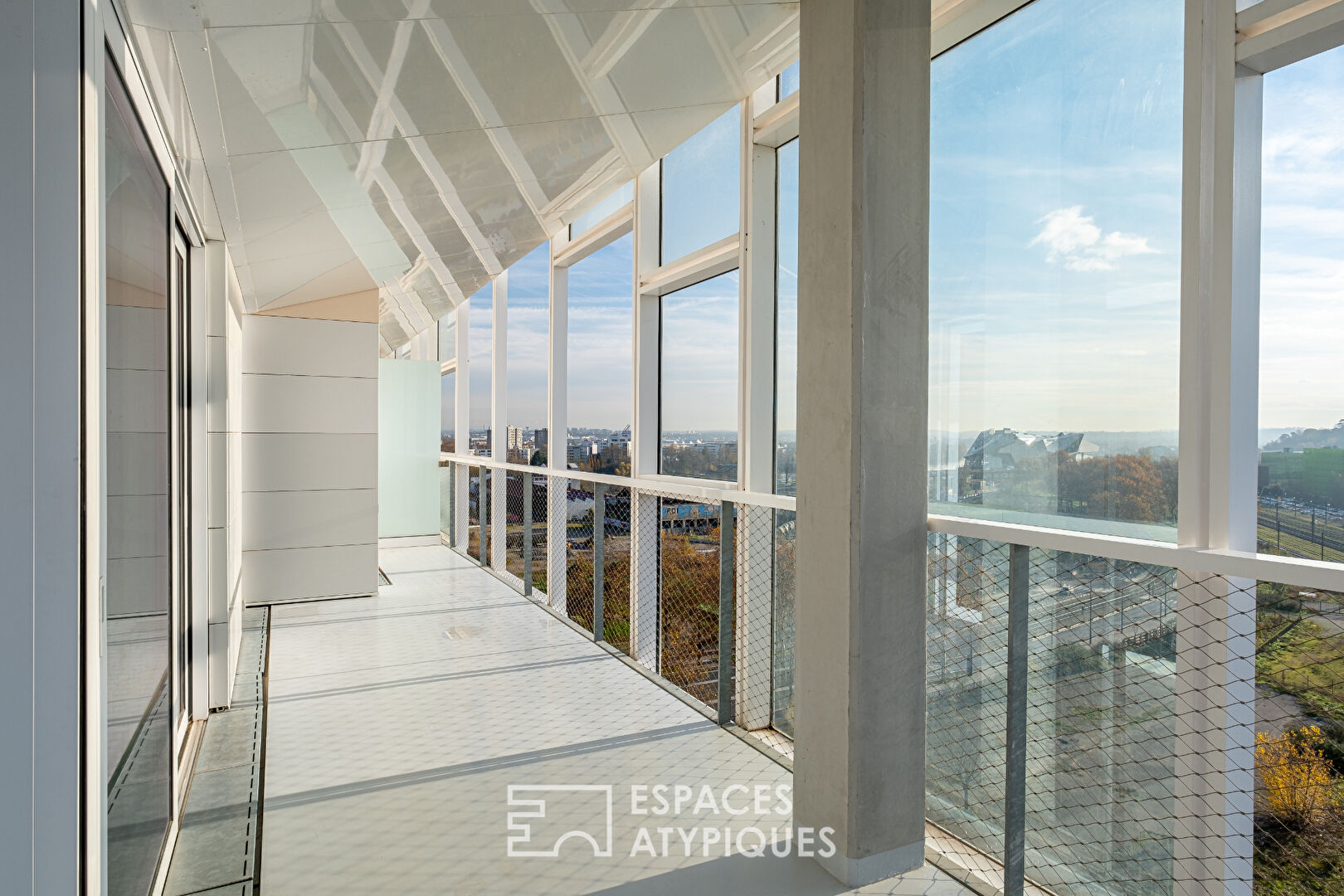 Appartement de haut standing avec terrasse au sein de la Tour Ycone