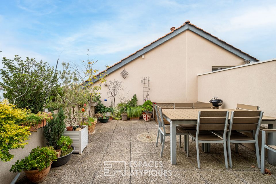 Duplex et terrasse à Monplaisir