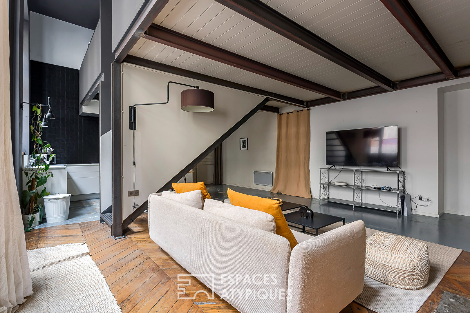 Appartement rénové esprit loft quartier Ainay