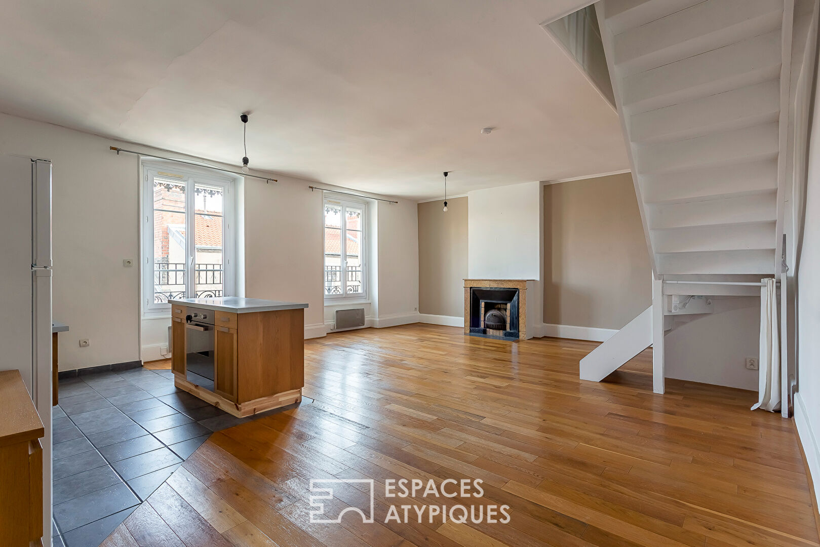 Duplex en dernier étage proche de la place Bir-Hakeim