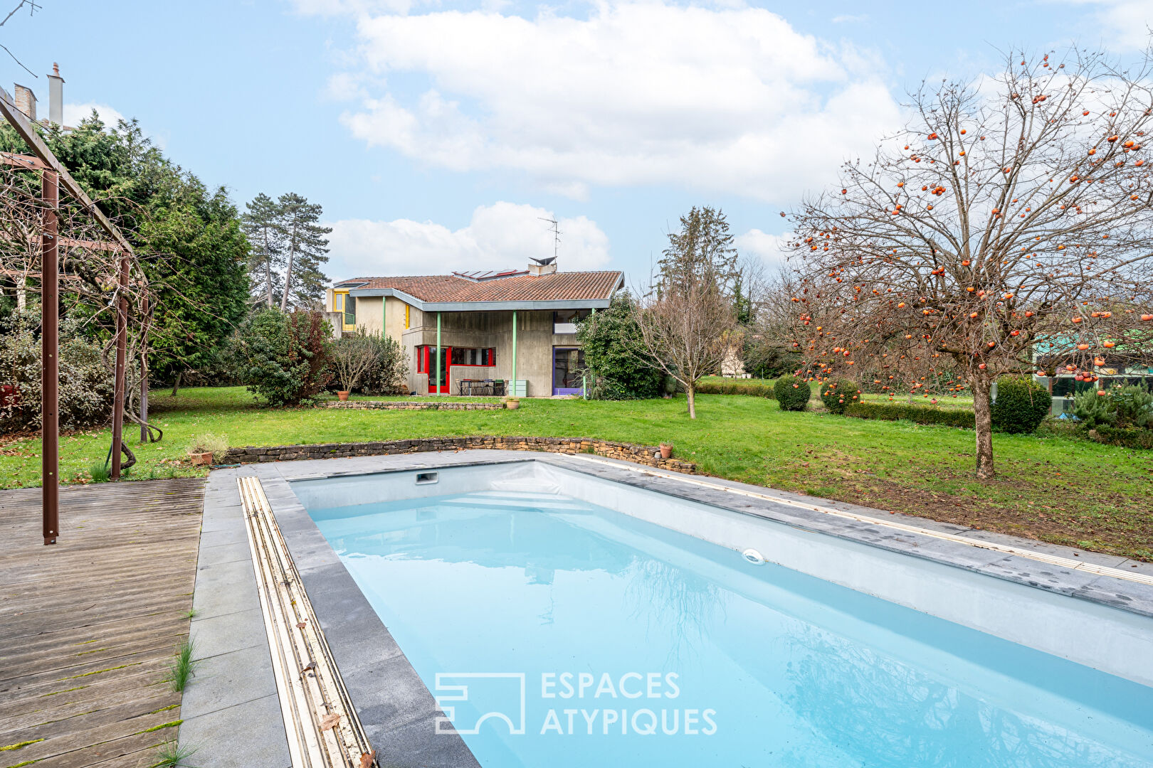 Maison d’architecte en béton brut, hommage à Le Corbusier