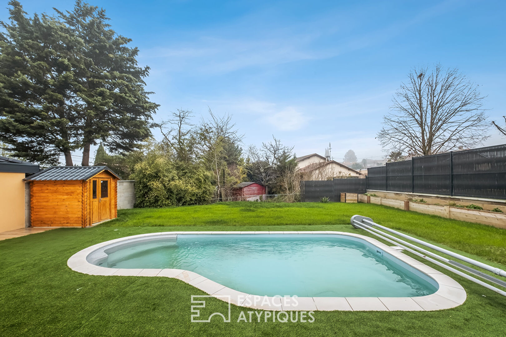 Maison récente avec piscine à Fleurieu Sur Saône