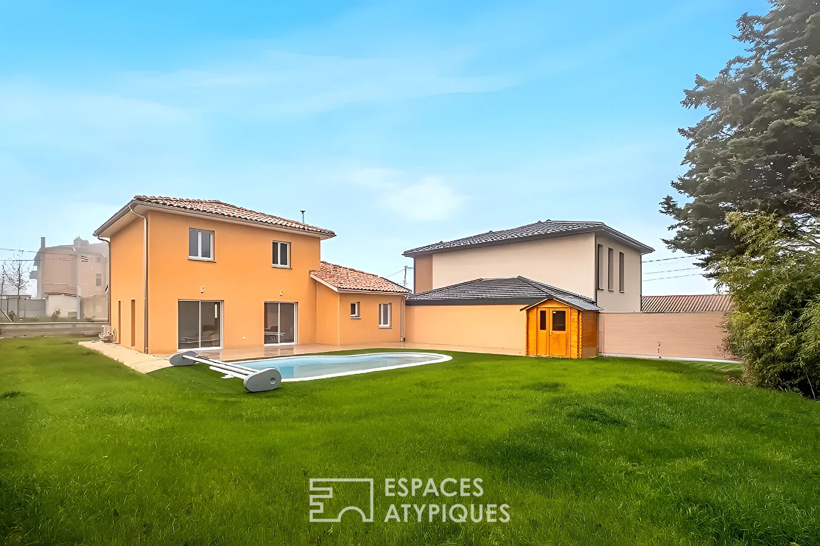 Maison récente avec piscine à Fleurieu Sur Saône