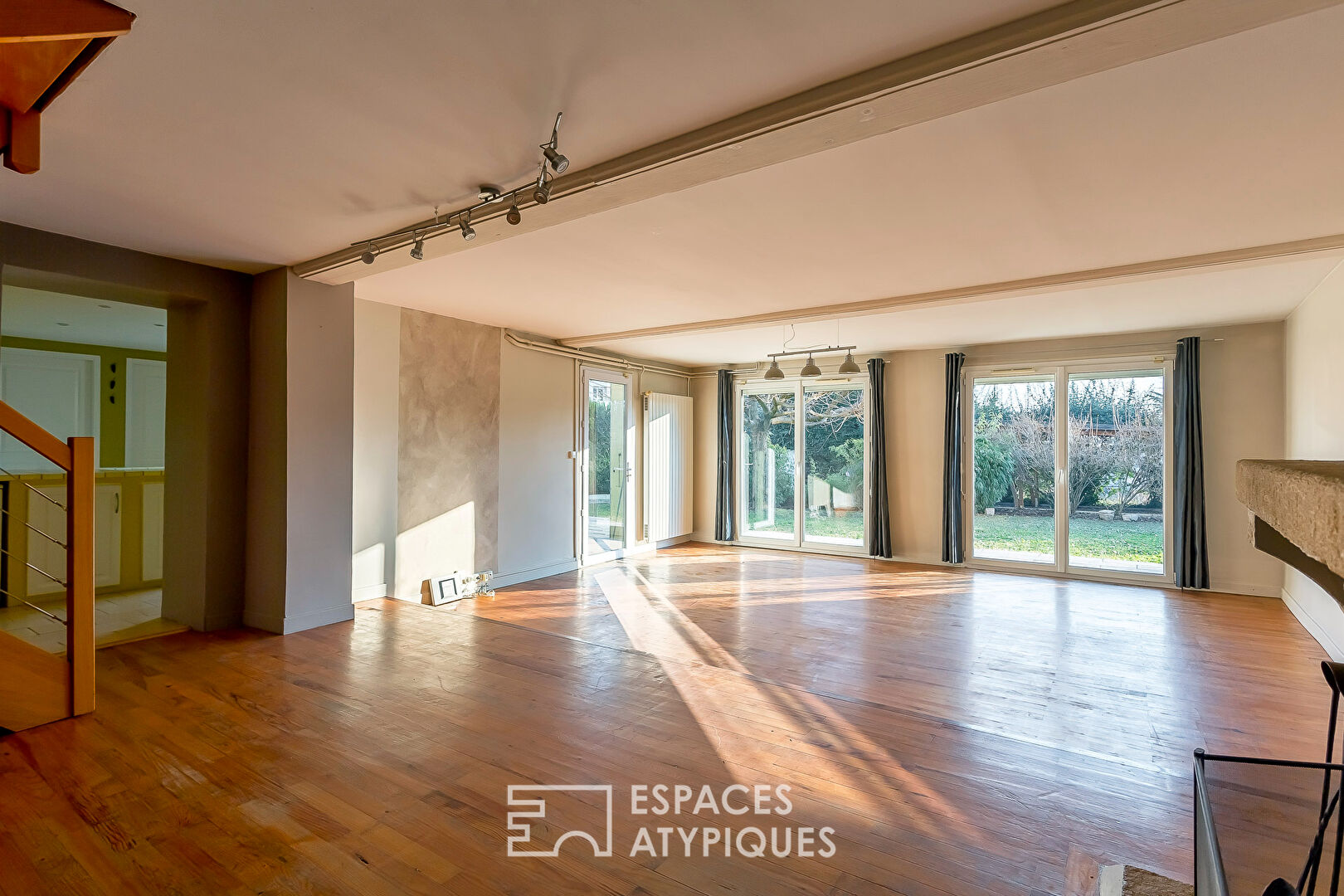 Maison de caractère du XIXe siècle avec piscine aux portes de Lyon