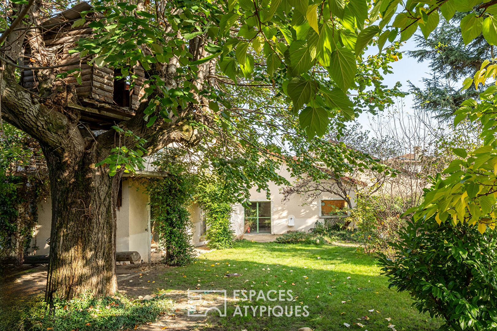 Maison avec jardin et dépendance