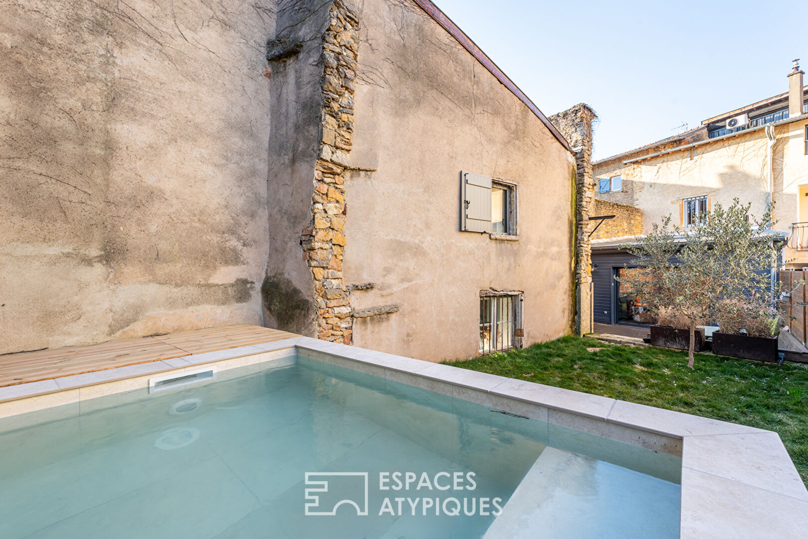 Charmante maison de village rénovée avec jardin et piscine