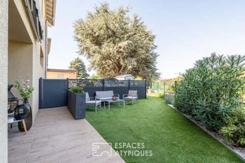 Appartement avec jardin dans une ancienne bâtisse