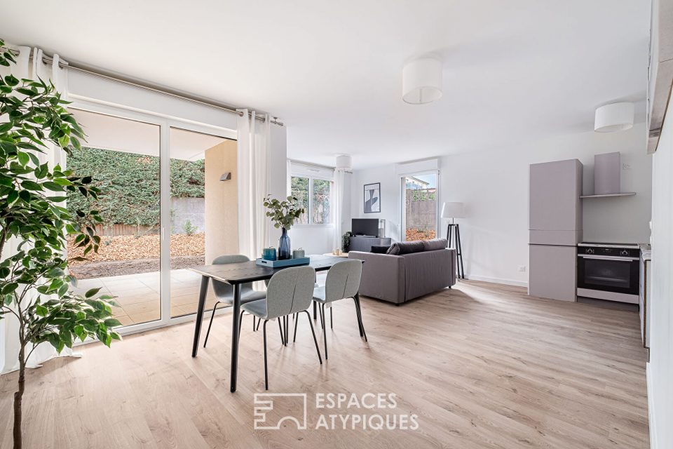 Appartement contemporain avec jardin dans le centre de Craponne