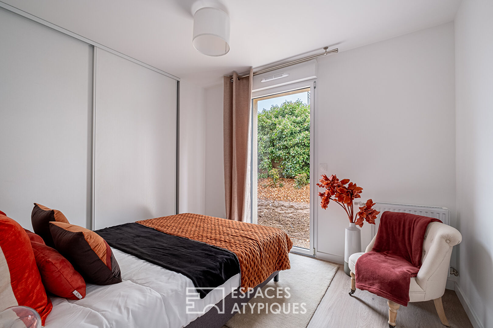 Appartement contemporain avec jardin dans le centre de Craponne