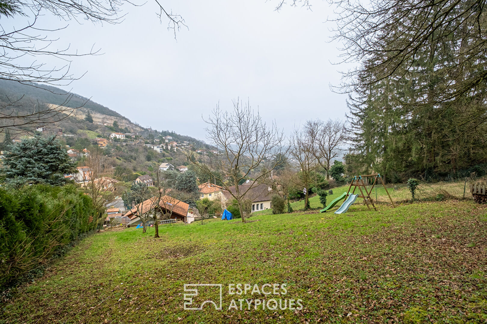 Maison avec piscine et vue