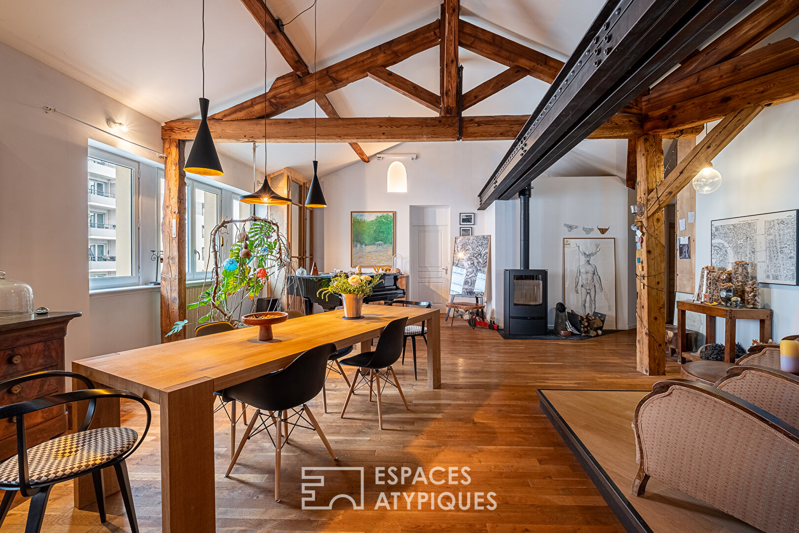 Appartement ancien rénové type loft en dernier étage