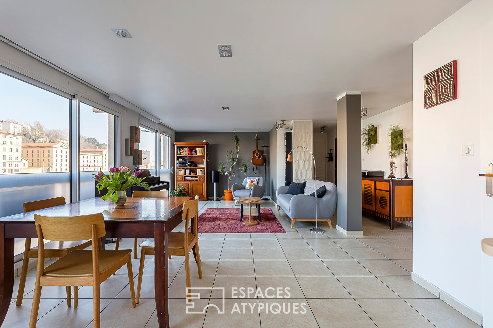 Family apartment overlooking the Saone