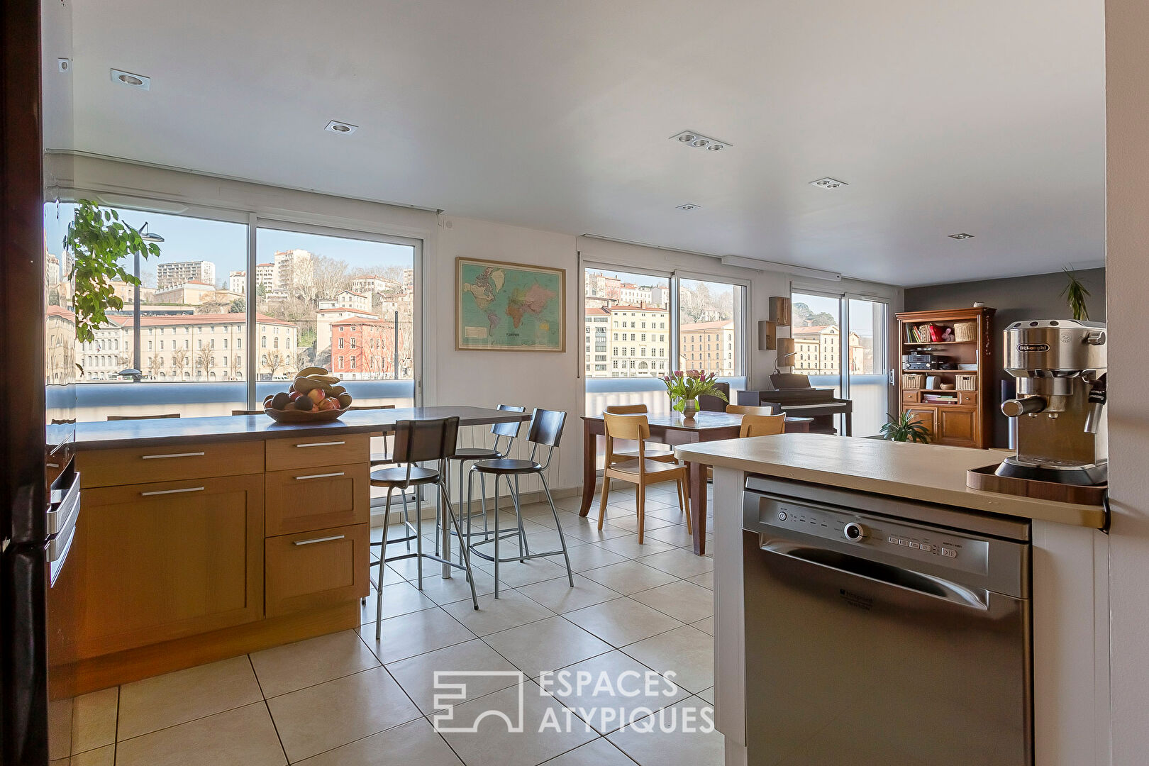 Family apartment overlooking the Saone