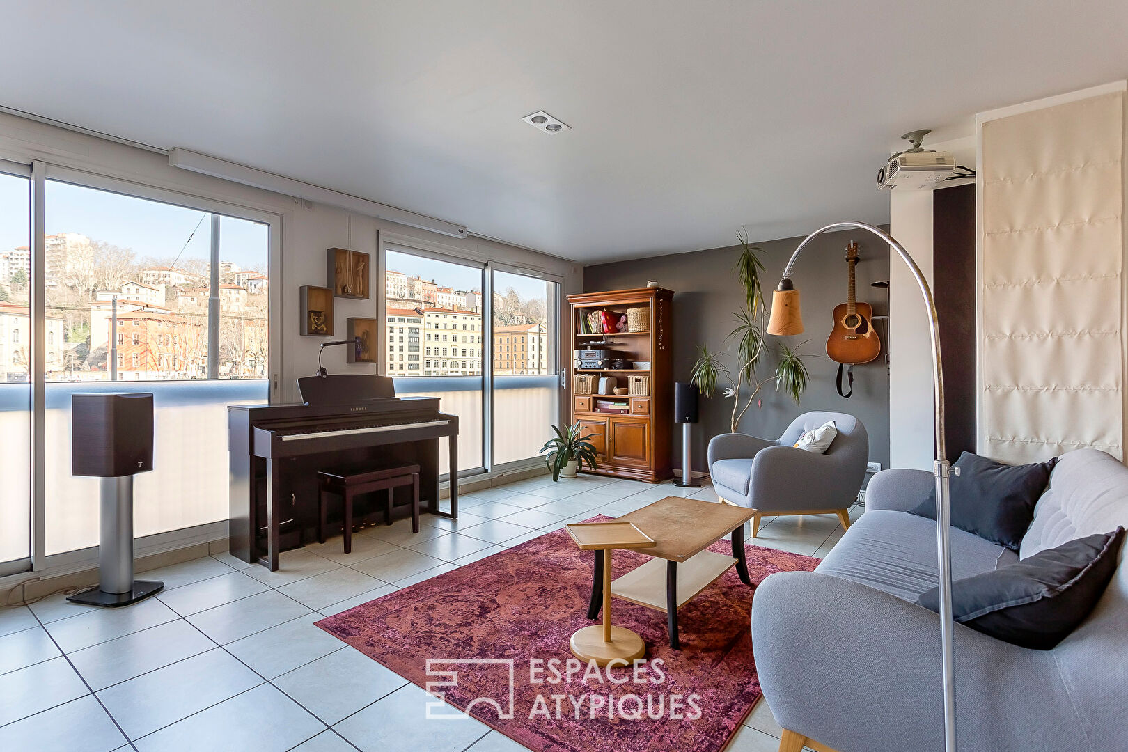 Family apartment overlooking the Saone