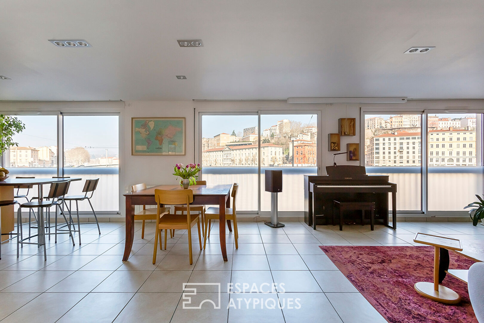 Family apartment overlooking the Saone