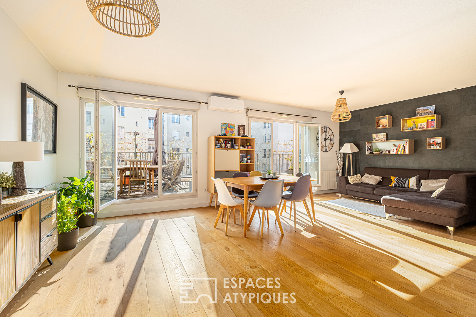 Appartement contemporain avec terrasse à Monplaisir