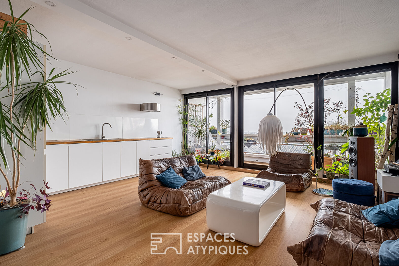 Charming 3-room apartment with loggias in the 9th arrondissement