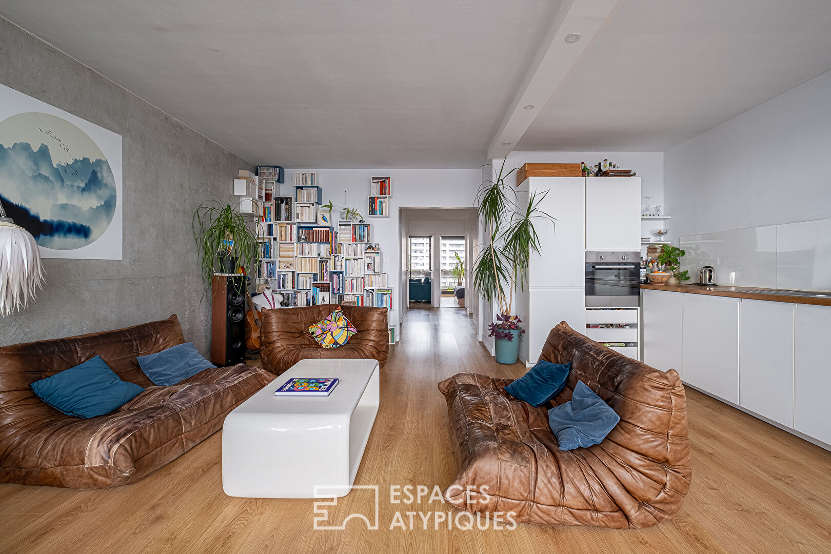 Charming 3-room apartment with loggias in the 9th arrondissement