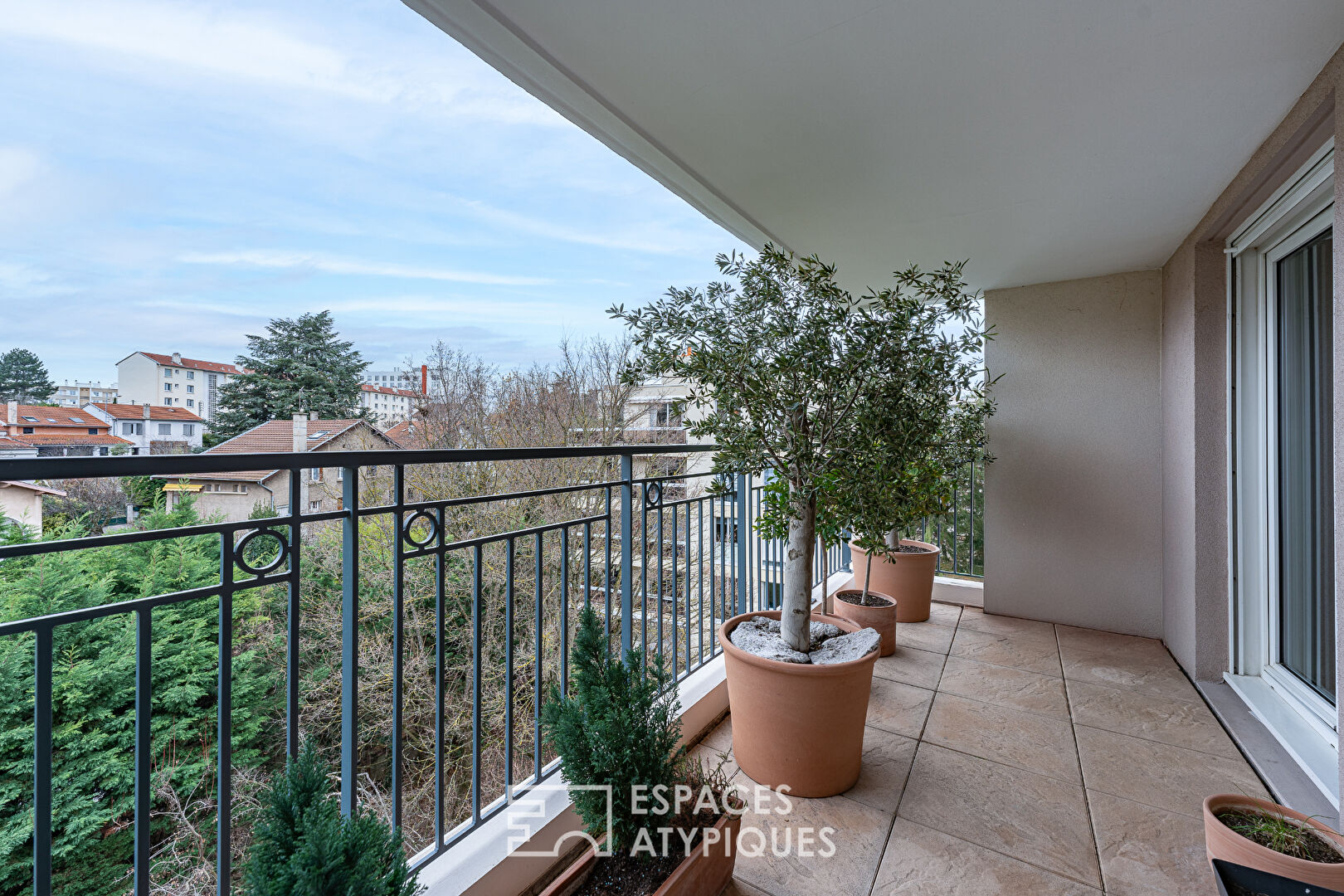 Top floor duplex with terrace and view