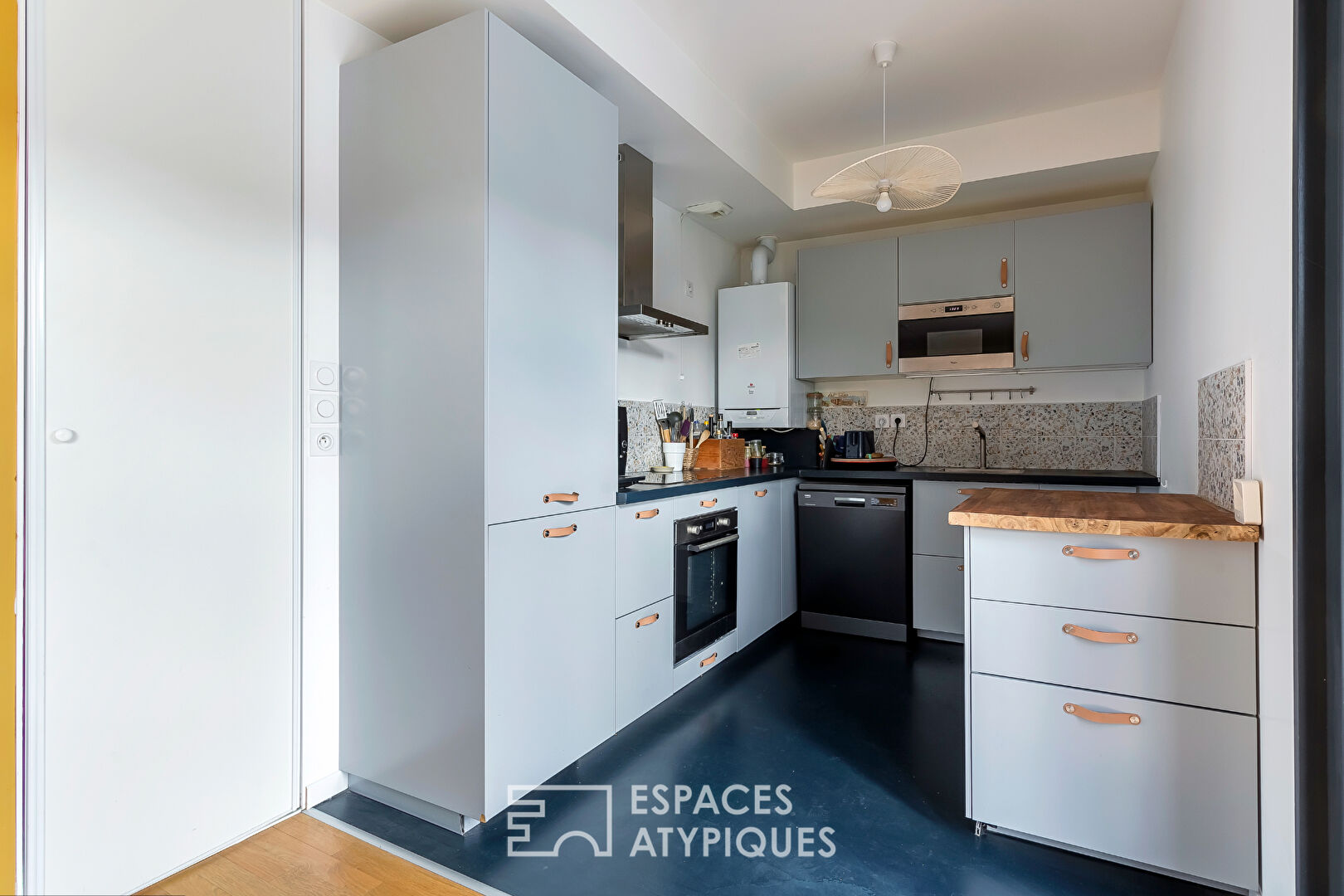 Appartement contemporain avec terrasse et vue dégagée