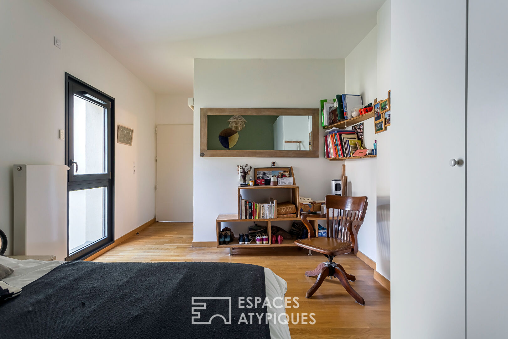 Appartement contemporain avec terrasse et vue dégagée