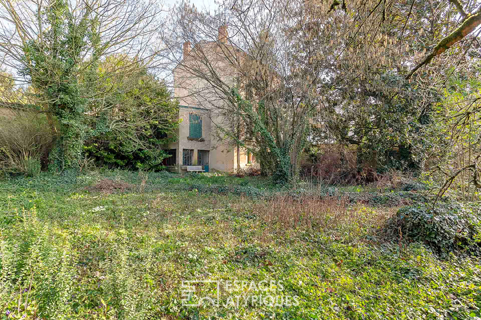 Maison bourgeoise à rénover en plein coeur de Montchat