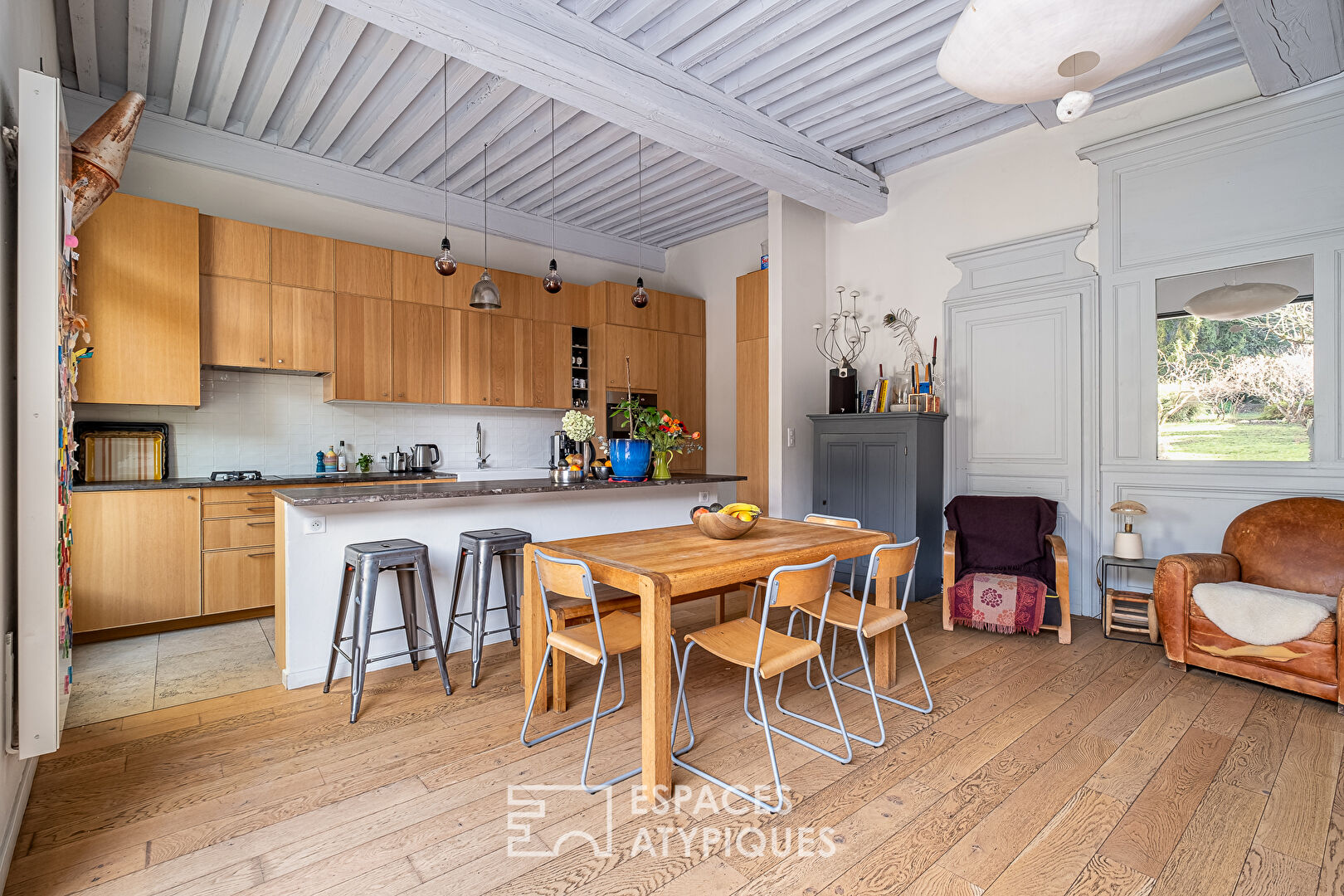 Renovated old apartment with garden in the heart of Saint-Just