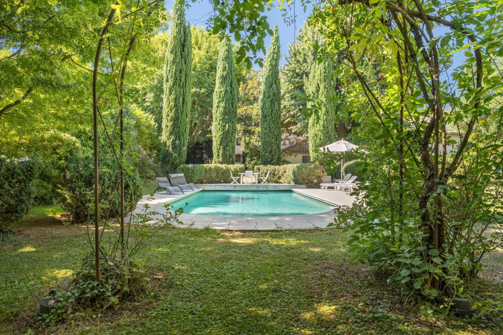 Maison de maître de 1800 avec piscine et grand jardin bucolique