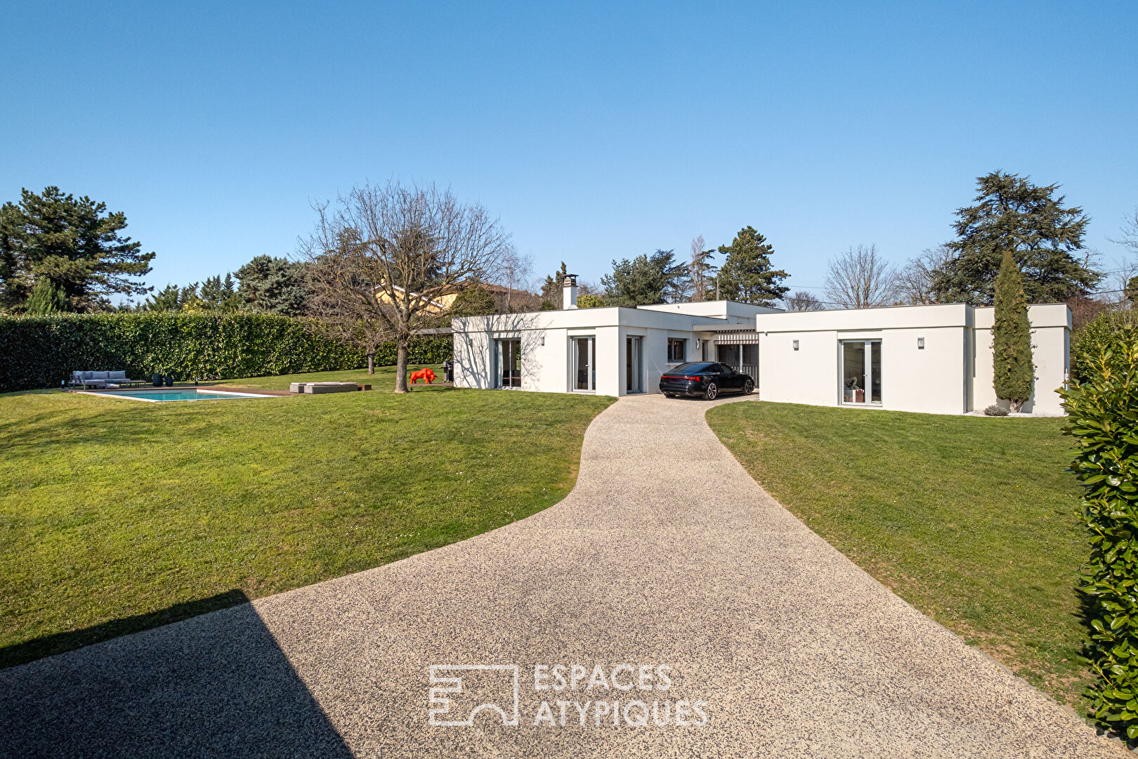 Architect-designed house with a view in a bucolic setting