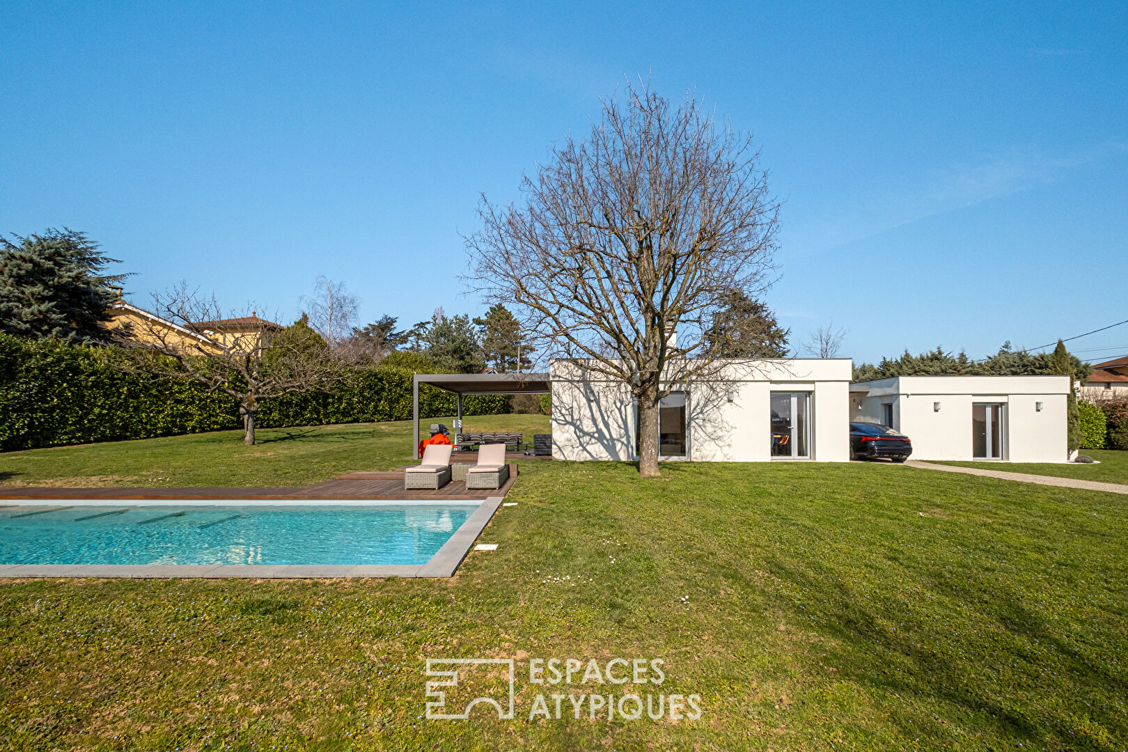 Architect-designed house with a view in a bucolic setting