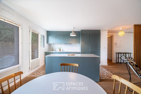 Renovated apartment with balcony in Chartrons