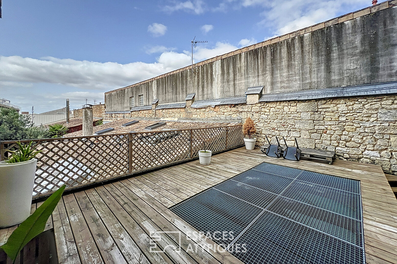 Appartement avec grande terrasse sur les quais