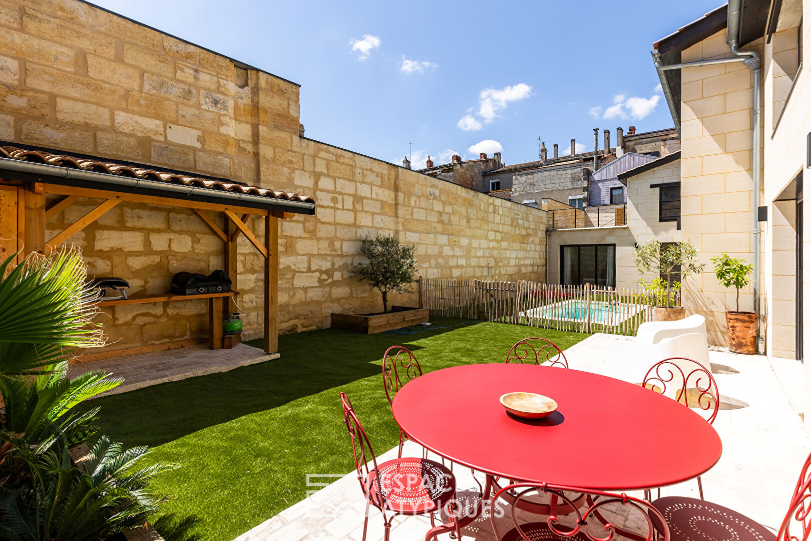 Stone family home with garden and swimming pool in La Bastide