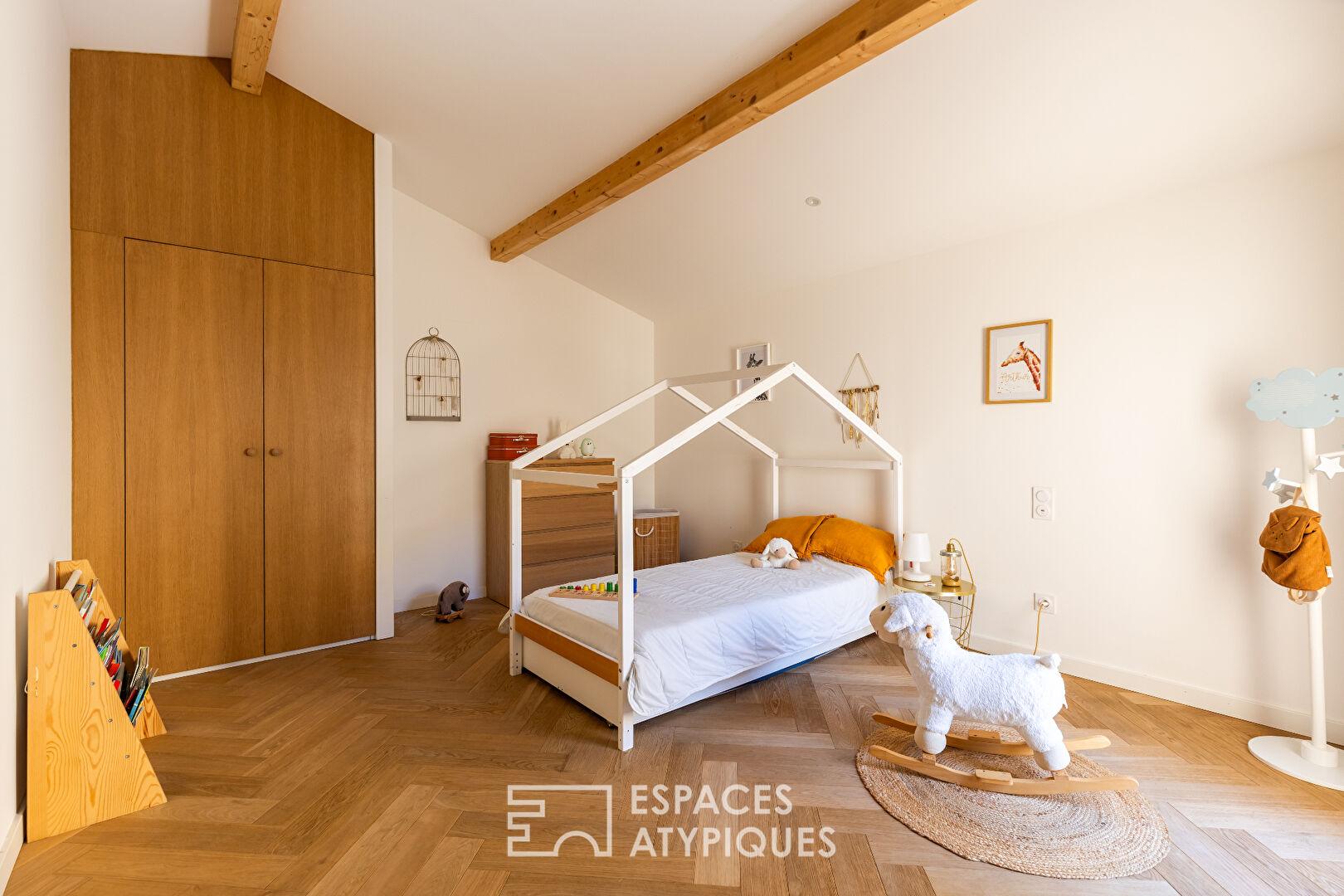 Maison familiale en pierre avec jardin et piscine à la Bastide