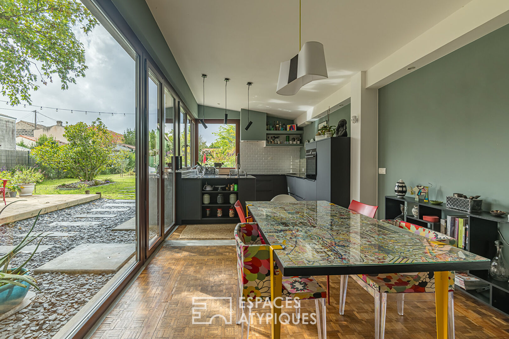 Charmante maison d’architecte avec grand jardin et piscine