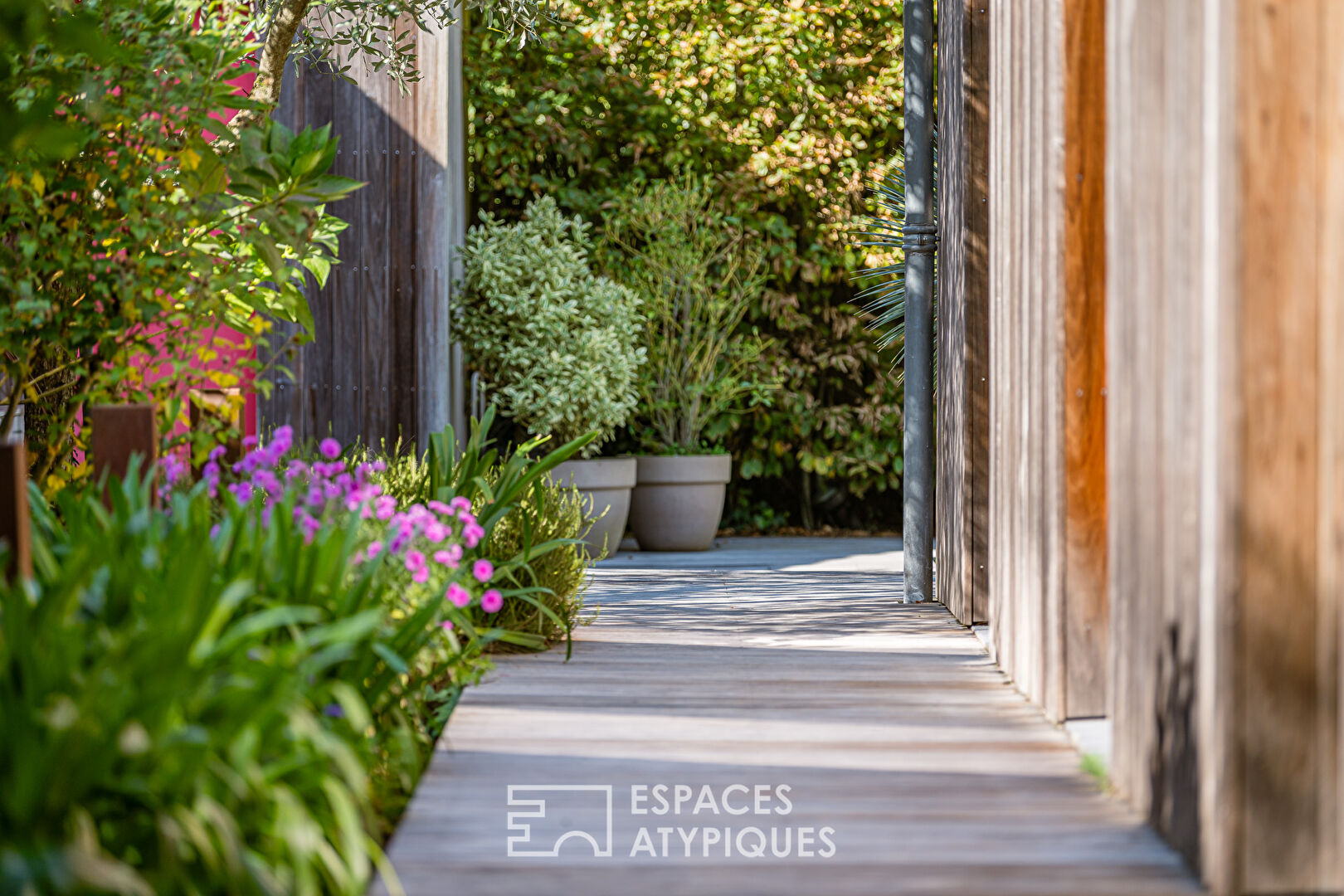 Villa architecturale avec jardin, piscine et garage à Caudéran