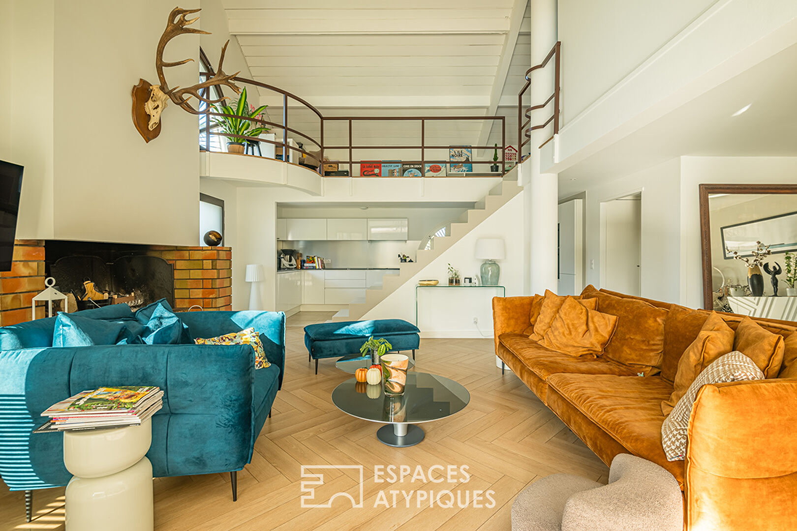 Contemporary Elegance in the Heart of Haillan