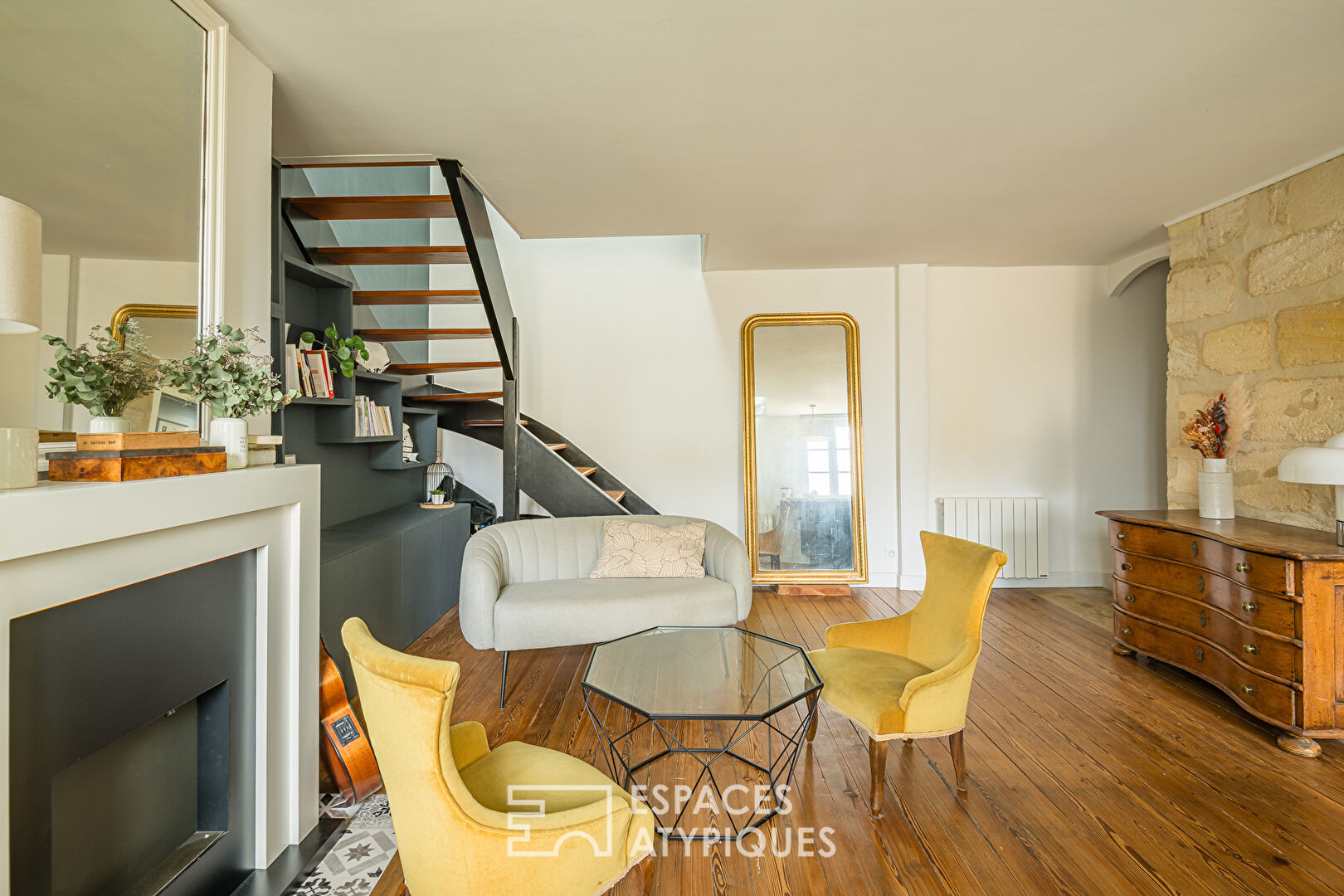 Appartement MEUBLÉ en duplex au coeur du centre-ville