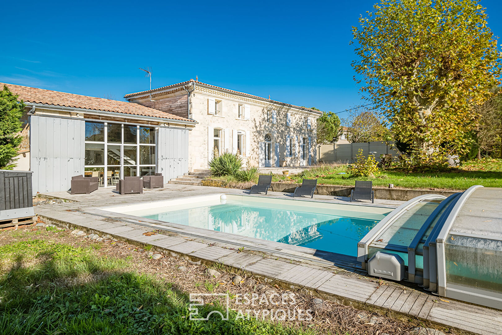 Propriété en pierre dans cadre bucolique proche de Libourne