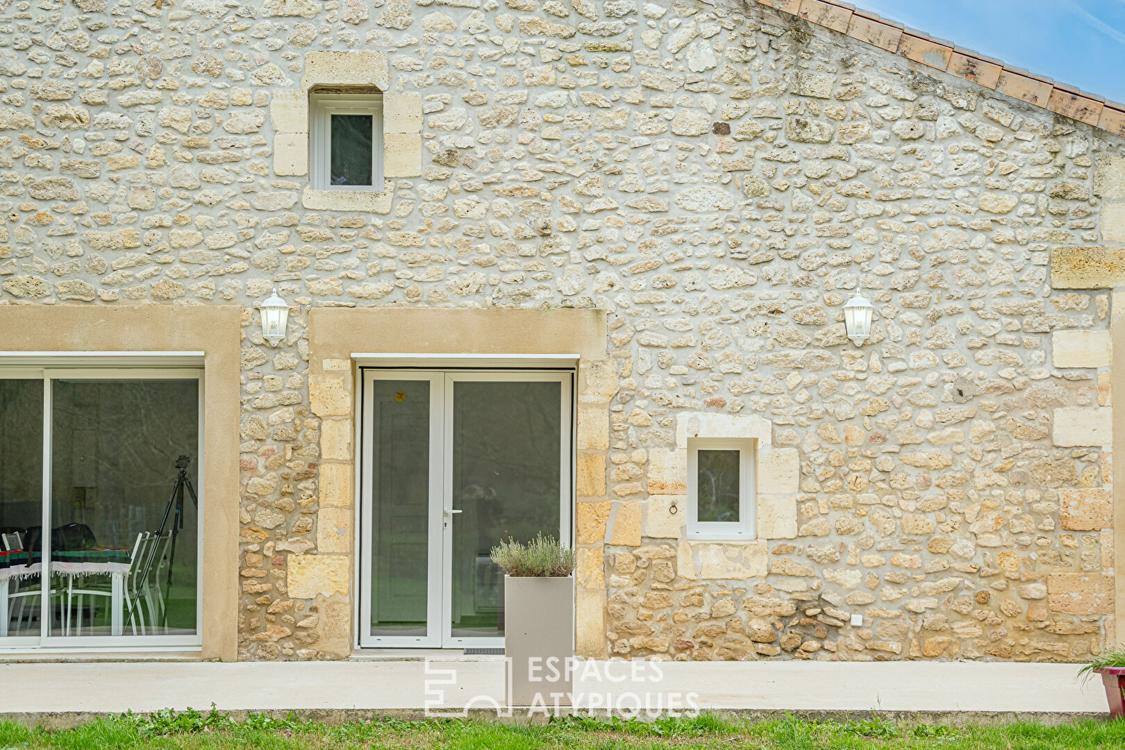 Belle maison en pierre à Cubnezais