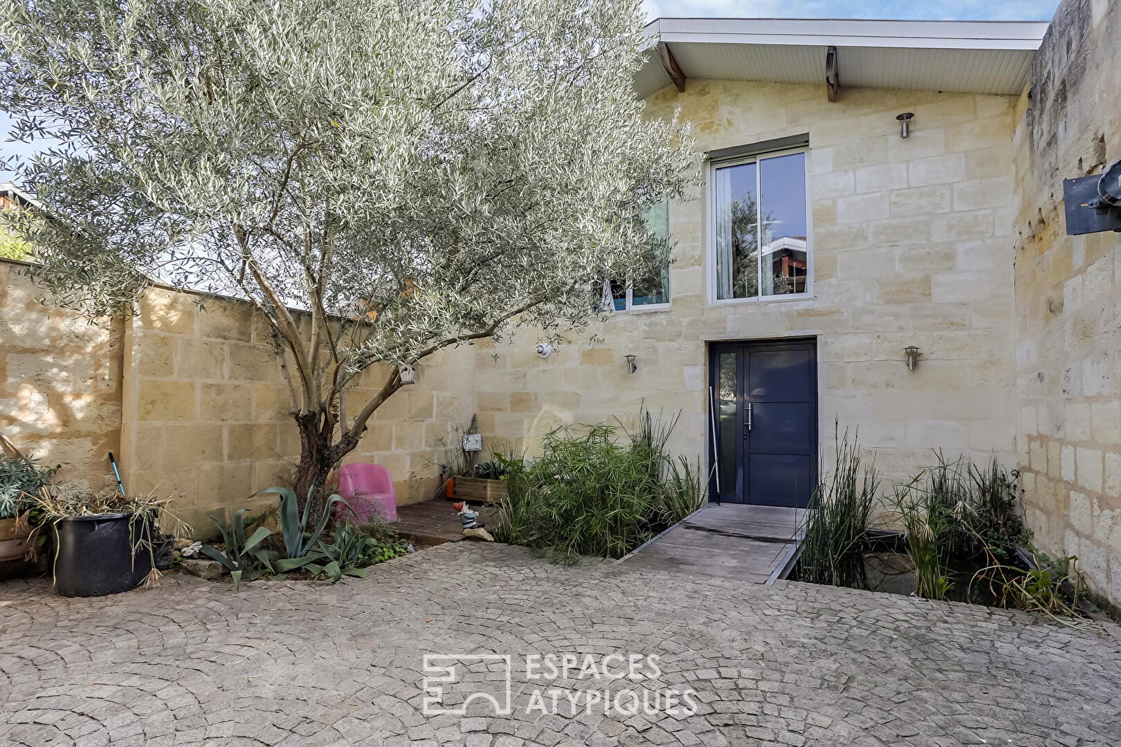 Maison loft avec garage, piscine et jardin